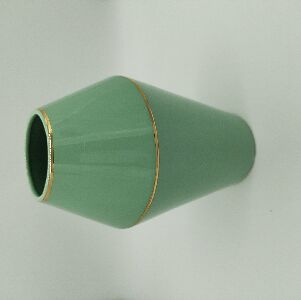 Vaso triangular