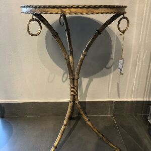 MESA LATERAL EM METAL E ESPELHO TRIP&Eacute; M