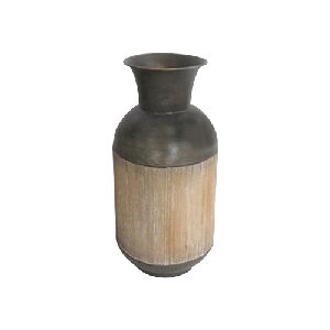 VASO DE METAL E MADEIRA MARROM E BEGE 16,5CM X 38CM