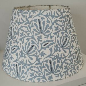 C&Uacute;PULA C&Ocirc;NICA LISA G ESTAMPA FOLHAS PESPONTO