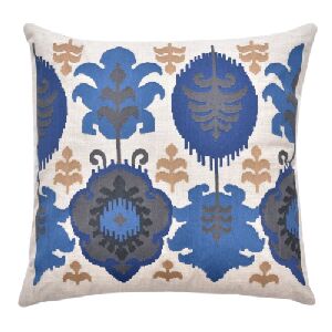 ALMOFADA IKAT DENIM BORDADA