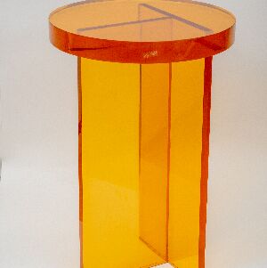 MESA DE APOIO P&Eacute; T - AMARELA