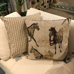 ALMOFADA REVENDA 60X60 HORSE DENIM