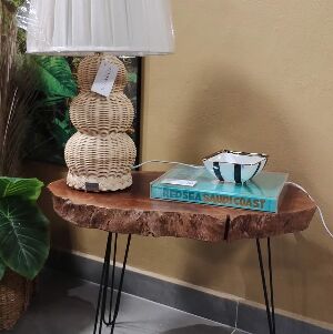 MESA DE CENTRO EM MADEIRA