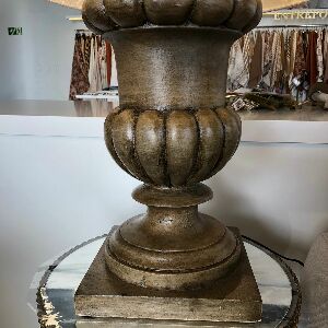 ABAJUR DECORATIVO VINTAGE 24X24X52CM