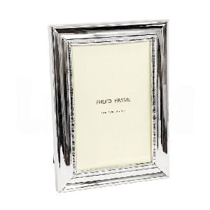 70212 - PORTA RETRATO DE MADEIRA, METAL PRATA E VIDRO P 19X14CM