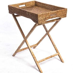 Bandeja com p&eacute;s