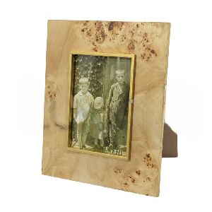 PORTA RETRATO MAD DET DOURADO G 67928