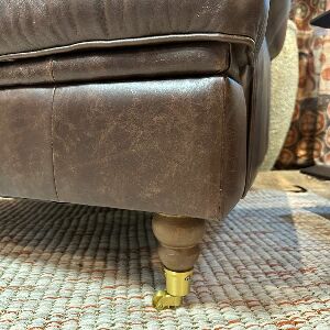 POLTRONA INGLESA LA PAZ PINHAO/PE C RODIZI 85X90X90CM ASA1017