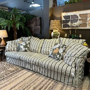 SOF&Aacute; PITESTI 25 COM CAPA 2,80X1,00m