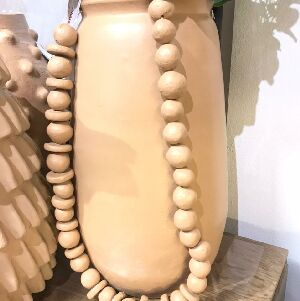 VASO ARTESANAL CER&Acirc;MICO MIST&Eacute;RIO COM COLAR BRUTA