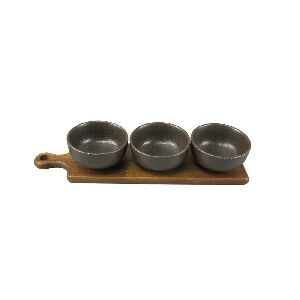 PETISQUEIRA EM CER&Acirc;MICA PRETO BANDEJA MADEIRA COM 3 BOWLS