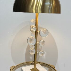 ABAJUR EM METAL DOURADO MARMORE