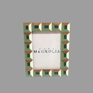 PORTA RETRATO EM MDF DESENHO RESINA H 21,4X26,4CM