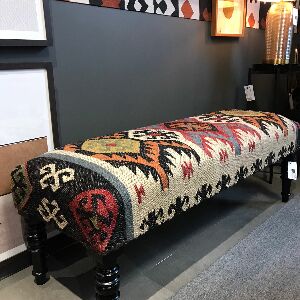 ASSENTO COM ARMA&Ccedil;&Atilde;O EM MADEIRA 120X45X40