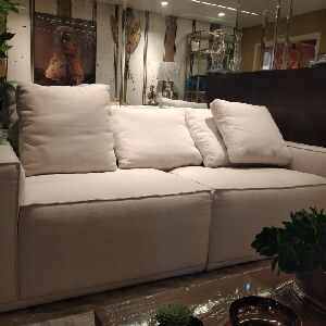 SOF&Aacute; KAMU FIXO COM ALMOFADAS