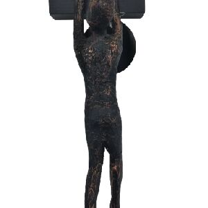 ESCULTURA DE PAREDE HOMEM ESCALANDO