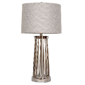 ABAJUR EM METAL NA COR PRATA